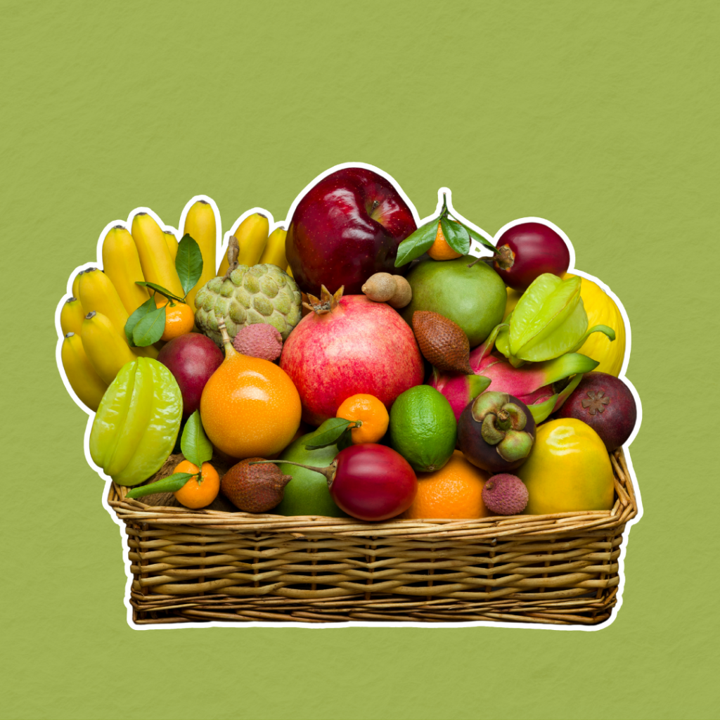 Panier de fruits tropicaux variés, illustrant les produits locaux valorisés par LizinSantral en Guadeloupe.